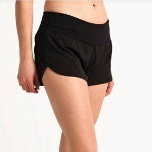 Vuori Omni Performance athletic shorts